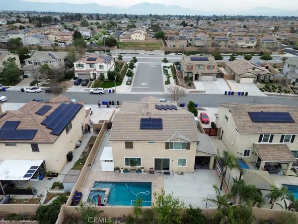 $924,900 | 7786 Arosia Drive, Fontana, CA 92336