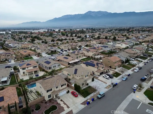 $924,900 | 7786 Arosia Drive, Fontana, CA 92336