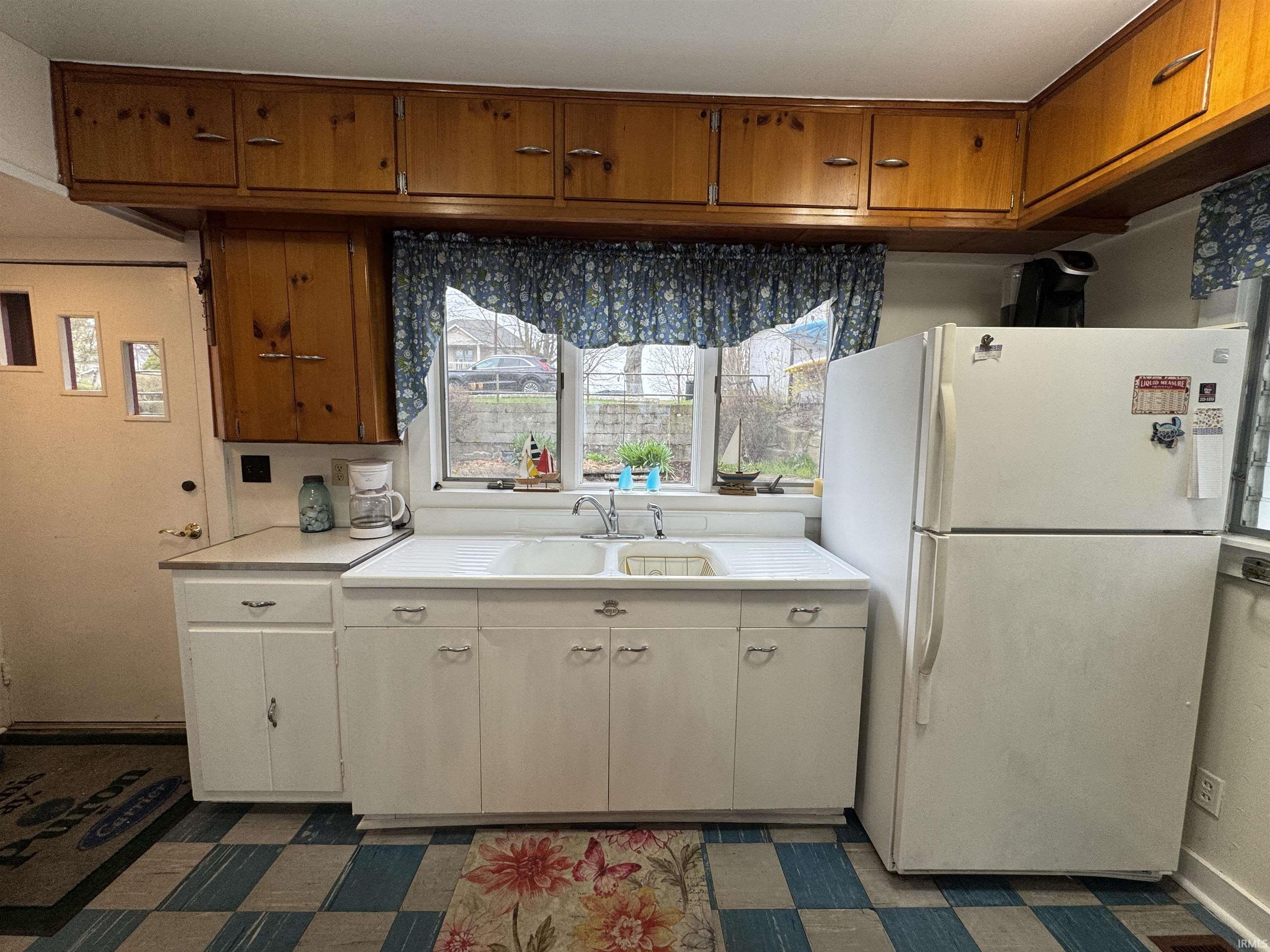 2807 Barrett Road Rochester, IN 46975 - Photo 7 of 35