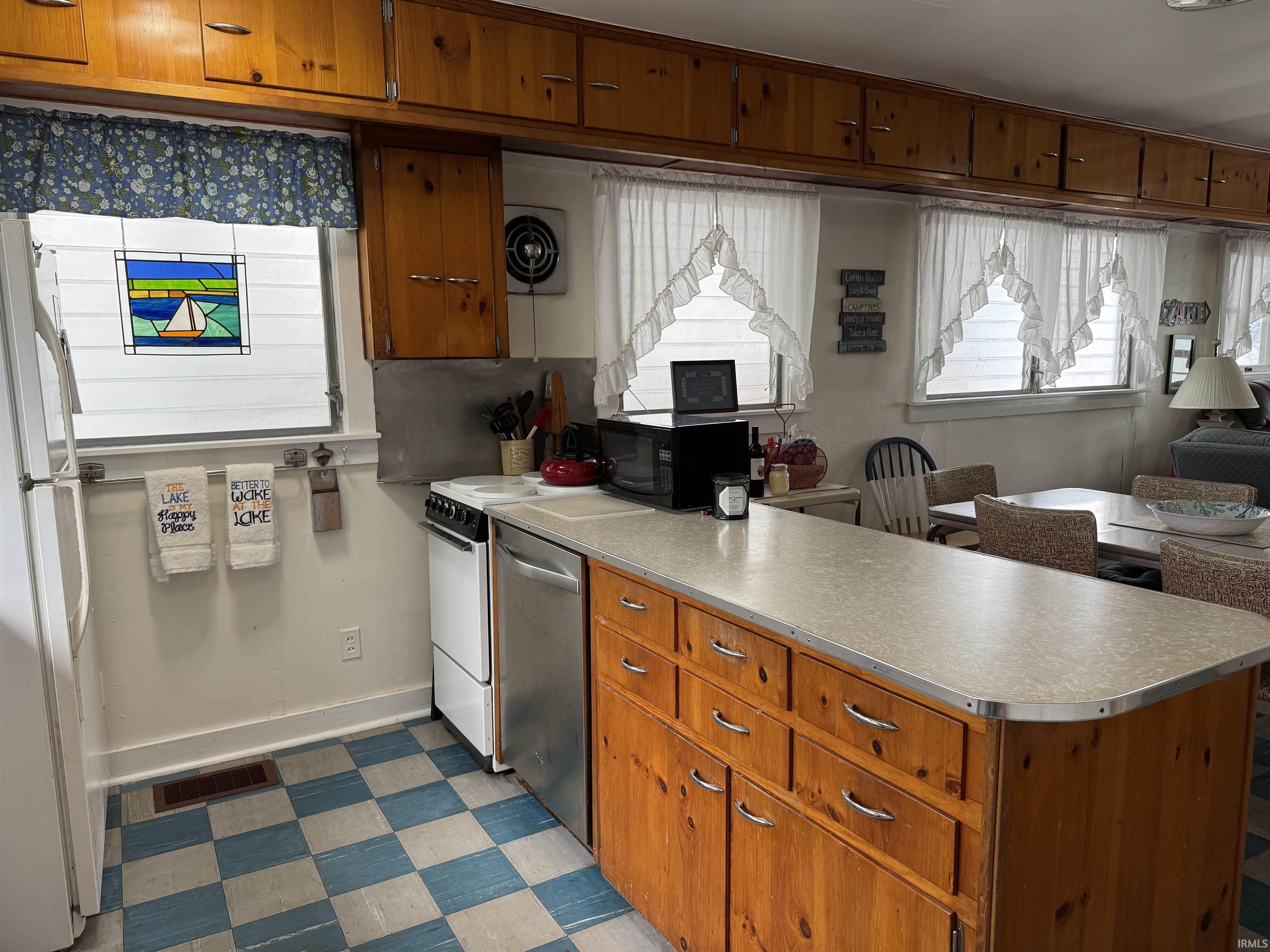 2807 Barrett Road Rochester, IN 46975 - Photo 10 of 35