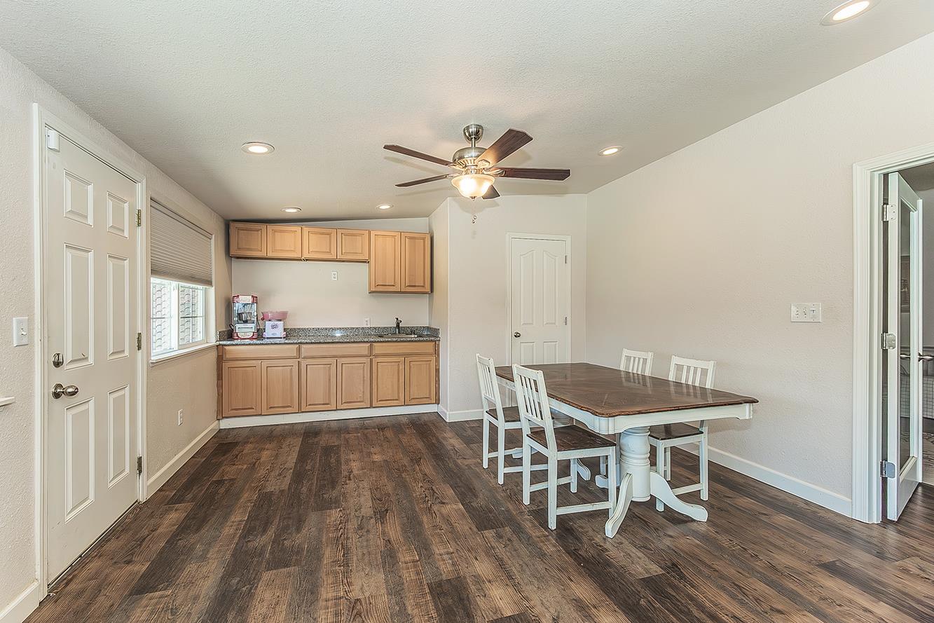 1563 South Klein Avenue Reedley, CA 93654 - Photo 18 of 81