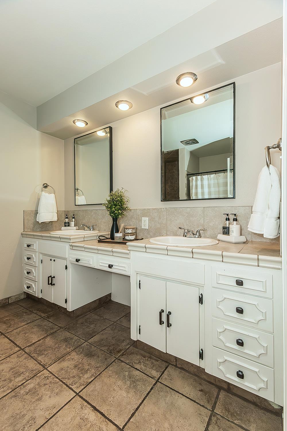 1563 South Klein Avenue Reedley, CA 93654 - Photo 38 of 81