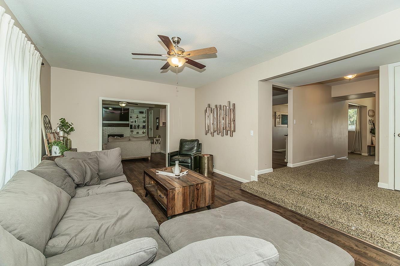 1563 South Klein Avenue Reedley, CA 93654 - Photo 8 of 81 a living room with furniture