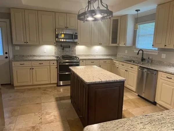 $2,900 | 6501 Ithaca Street, Metairie, LA 70003