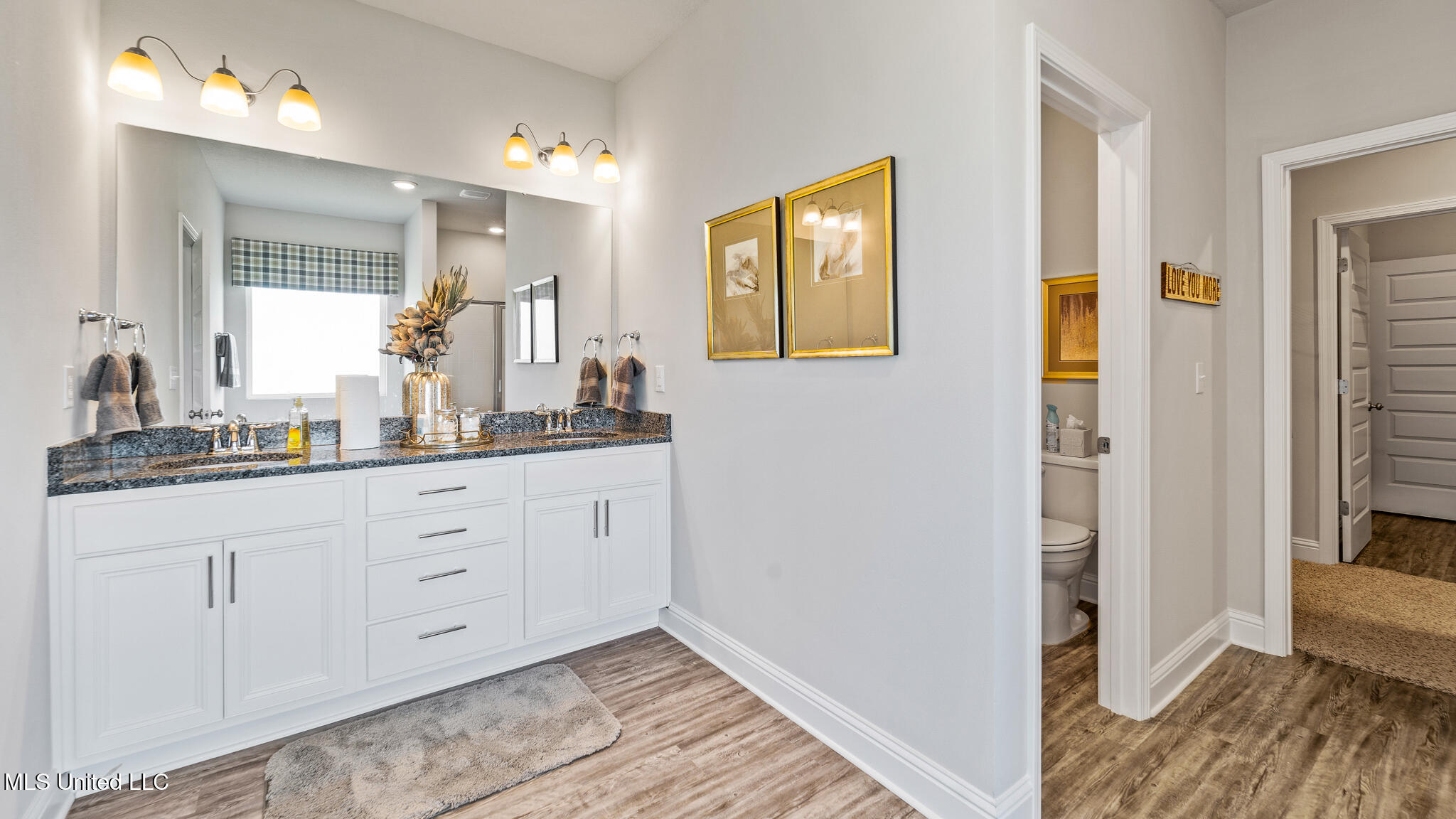 14207 Quill Avenue Biloxi, MS 39532 - Photo 19 of 20 Primary Bathroom