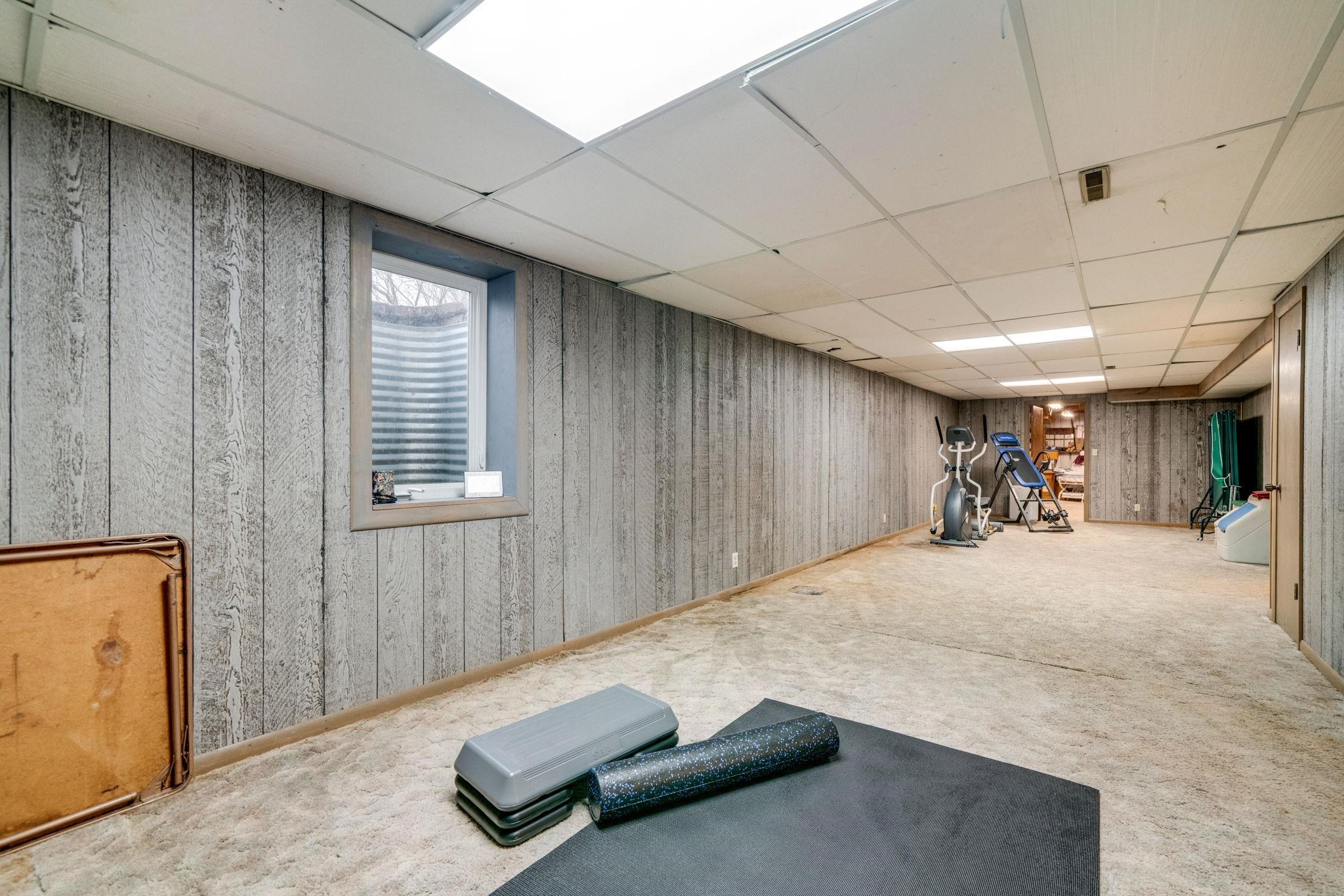 109 13th Street Oregon, IL 61061 - Photo 29 of 44 a big room with closet