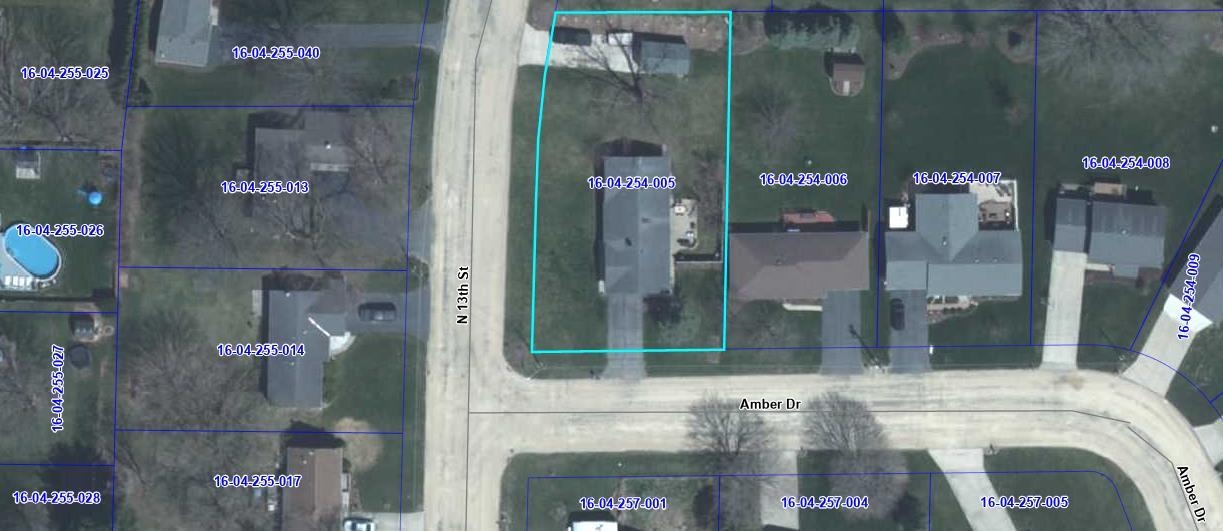 109 13th Street Oregon, IL 61061 - Photo 42 of 44 a bathroom with a shower