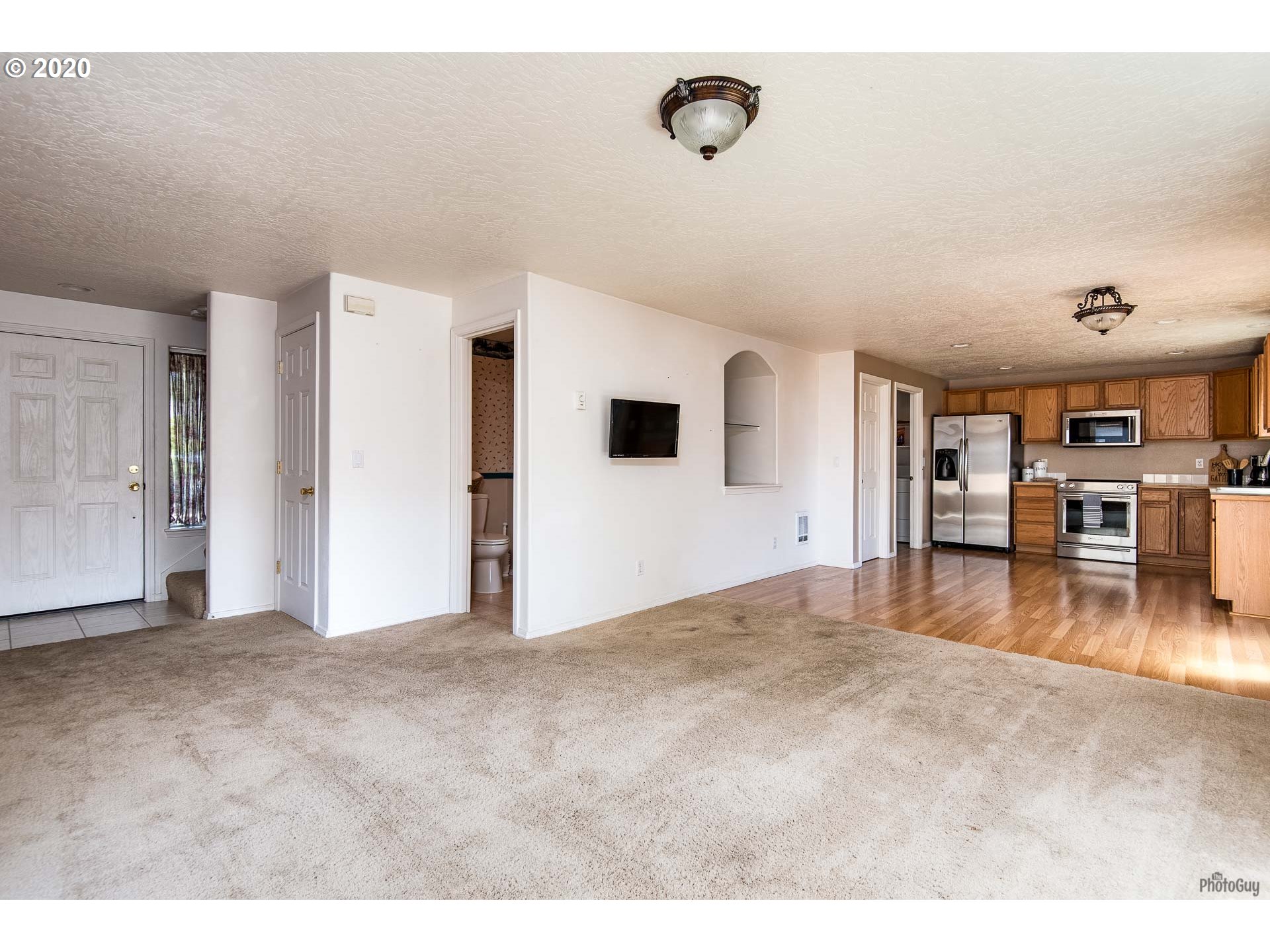 5975 Obsidian Avenue Springfield, OR 97478 - Photo 4 of 32