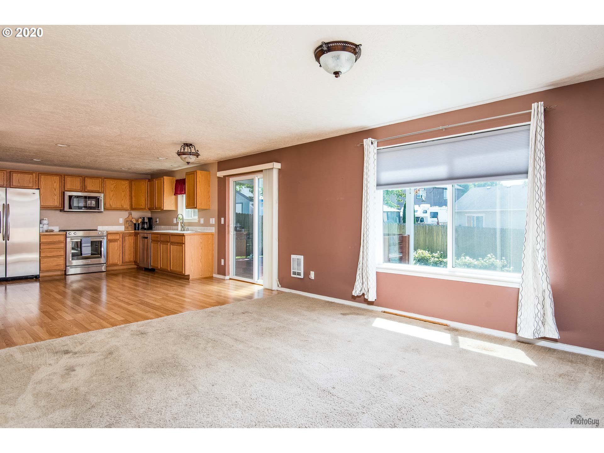 5975 Obsidian Avenue Springfield, OR 97478 - Photo 5 of 32