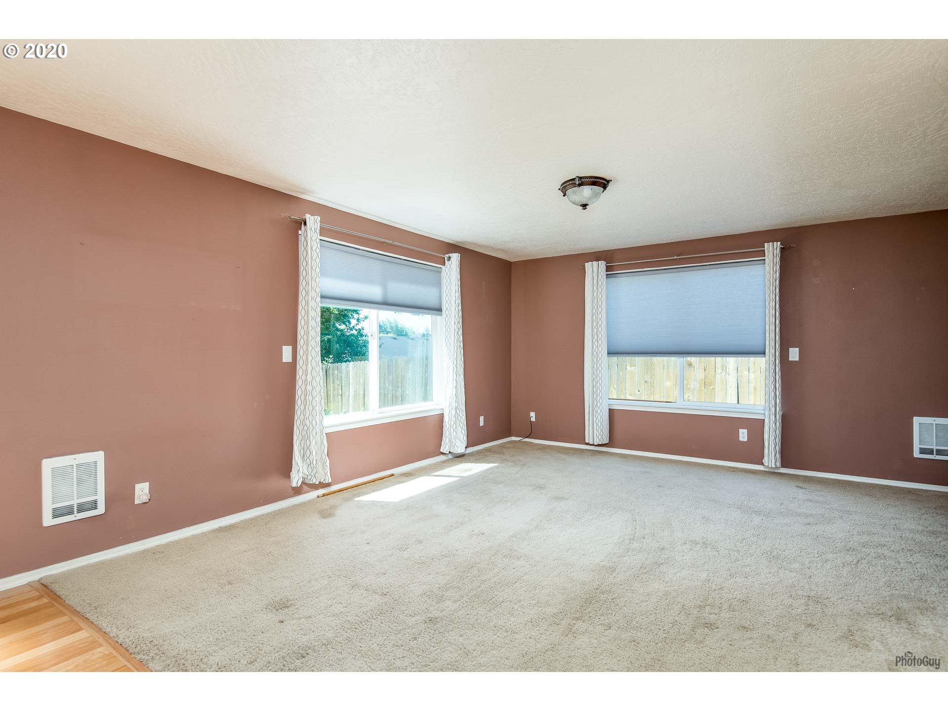 5975 Obsidian Avenue Springfield, OR 97478 - Photo 6 of 32