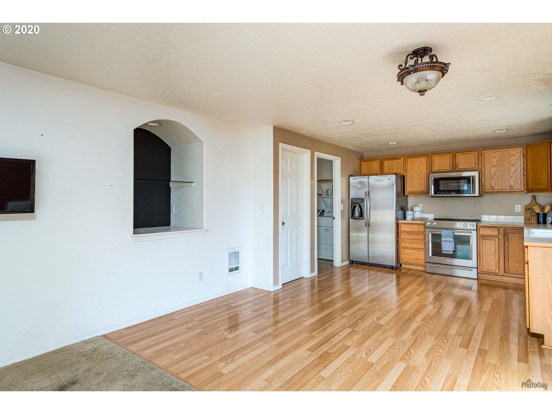 5975 Obsidian Avenue Springfield, OR 97478 - Photo 9 of 32