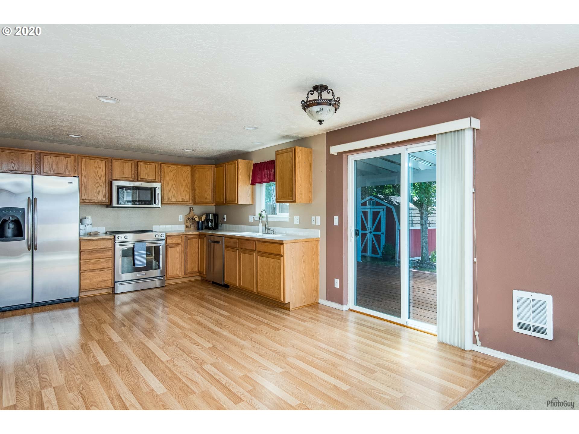 5975 Obsidian Avenue Springfield, OR 97478 - Photo 10 of 32