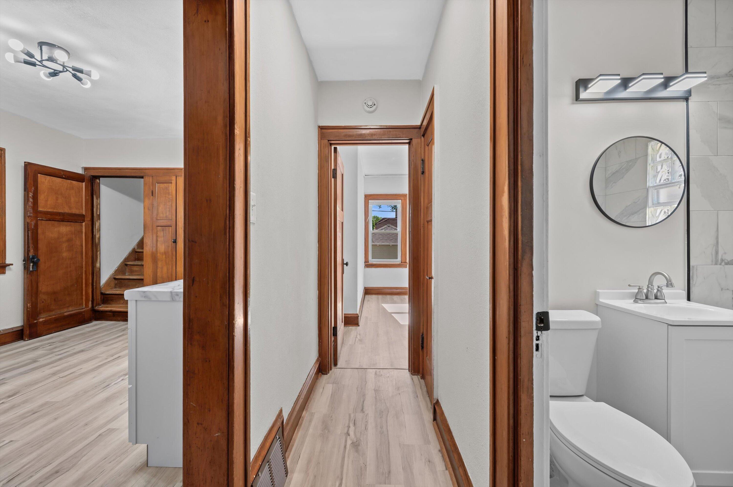5543 North 34th Street Milwaukee, WI 53209 - Photo 18 of 37 Hallway