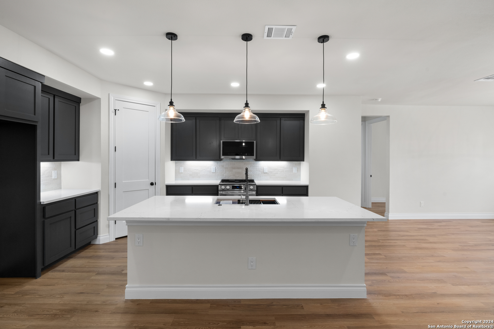 860 Rayner Ranch Boulevard Spring Branch, TX 78070 - Photo 13 of 36