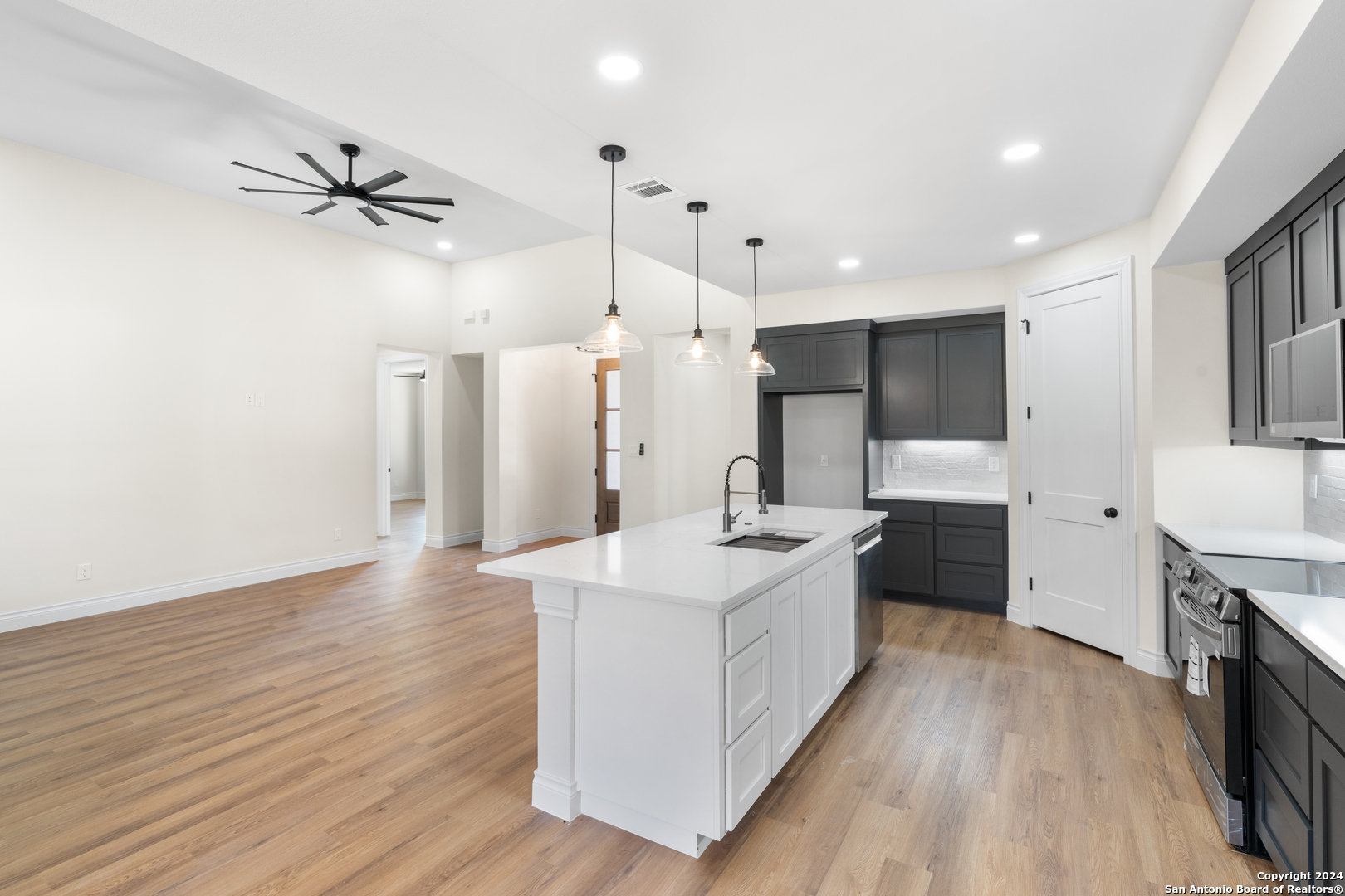 860 Rayner Ranch Boulevard Spring Branch, TX 78070 - Photo 17 of 36