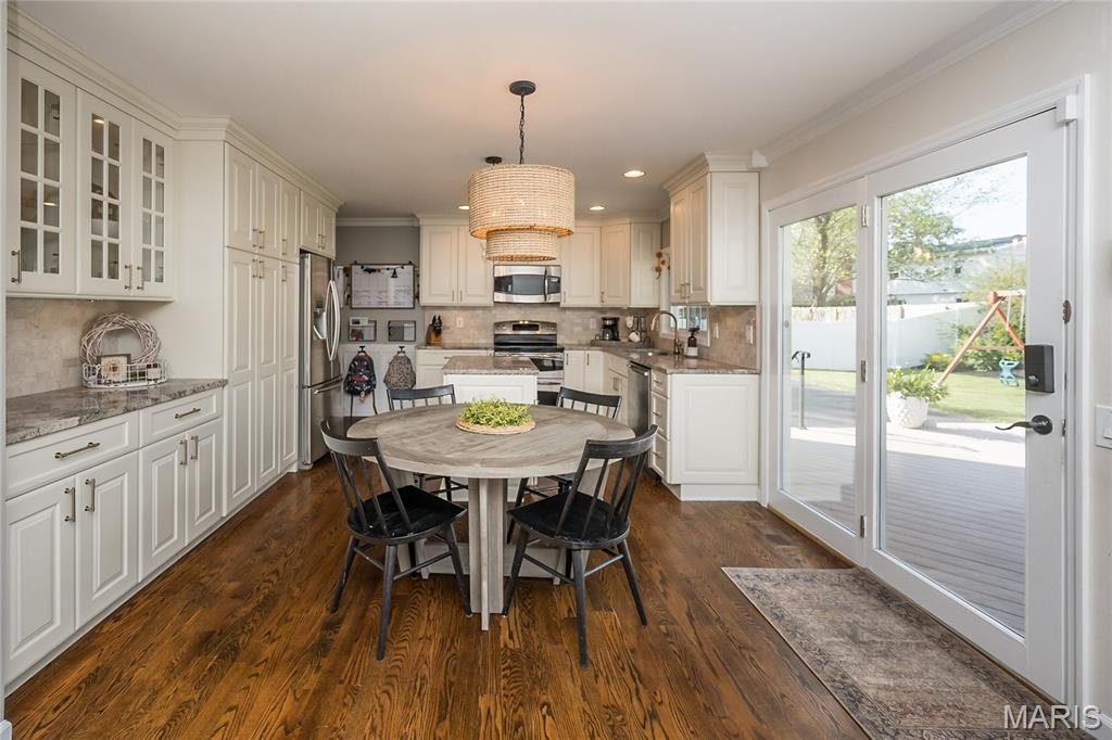 925 Camargo Drive Ballwin, MO 63011 - Photo 15 of 55