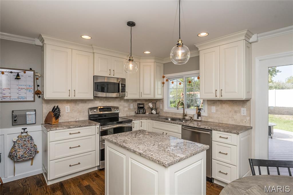 925 Camargo Drive Ballwin, MO 63011 - Photo 18 of 55