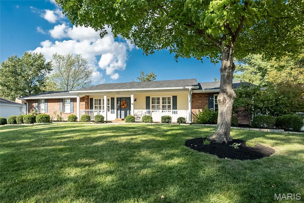 925 Camargo Drive Ballwin, MO 63011 - Photo 2 of 55