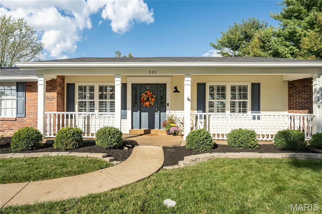 925 Camargo Drive Ballwin, MO 63011 - Photo 3 of 55