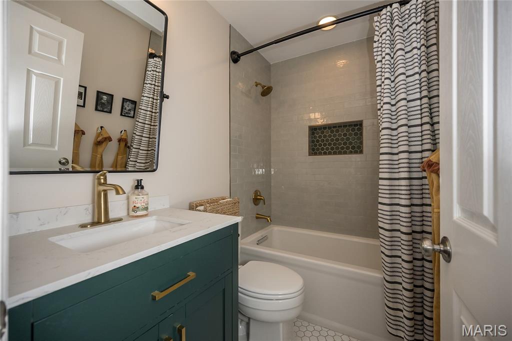 925 Camargo Drive Ballwin, MO 63011 - Photo 34 of 55