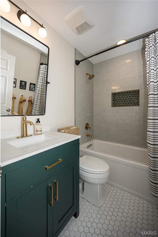 925 Camargo Drive Ballwin, MO 63011 - Photo 35 of 55