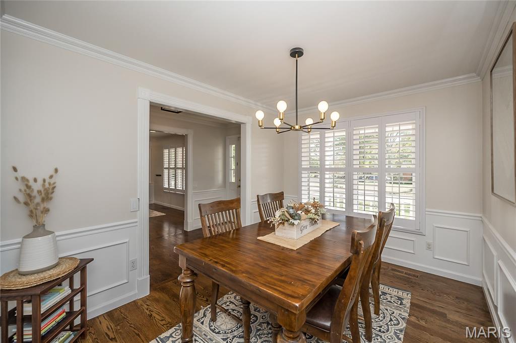 925 Camargo Drive Ballwin, MO 63011 - Photo 6 of 55