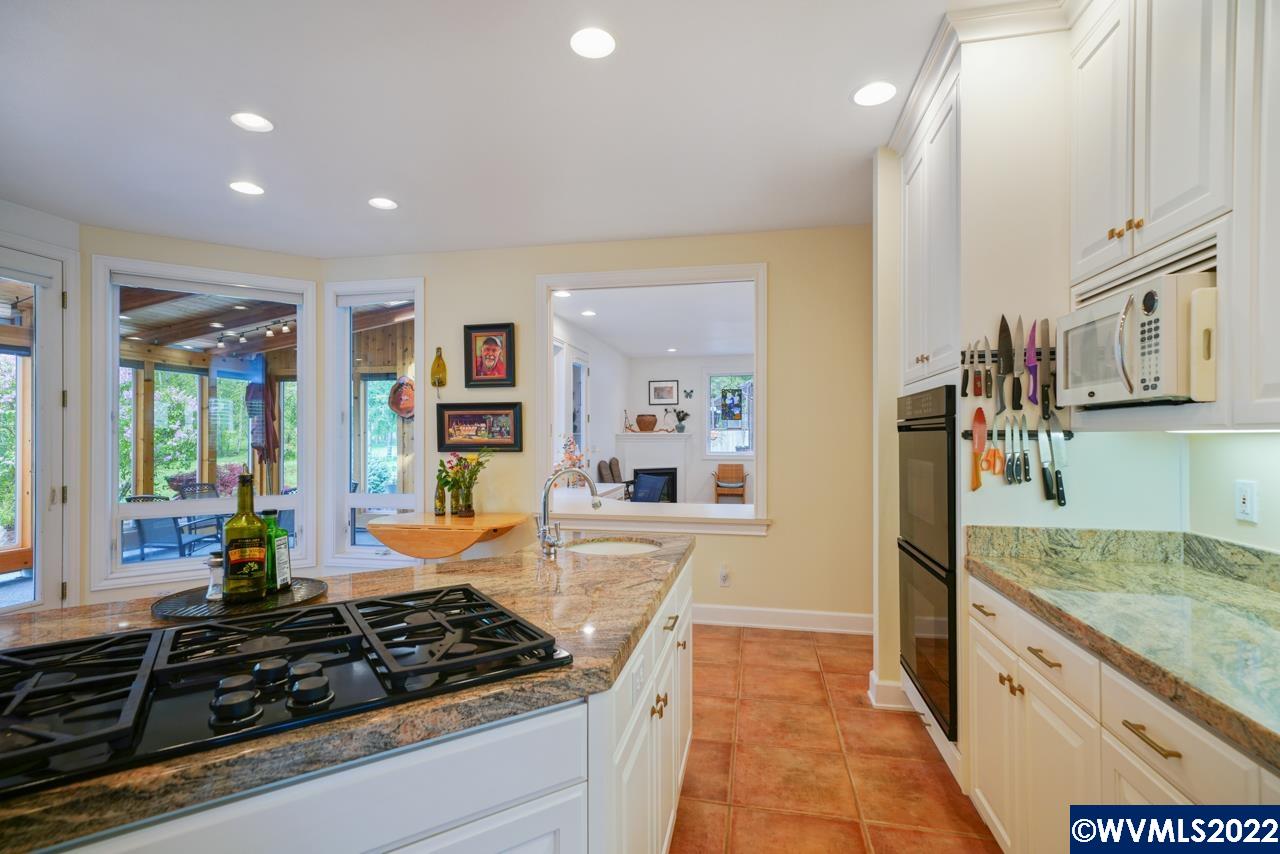 4040 Illahe Hill Road South Salem, OR 97302 - Photo 8 of 42