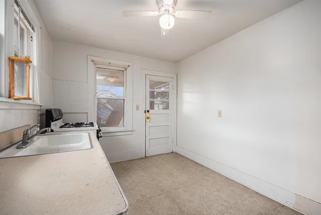 $199,900 | 919 Clay Street, Woodstock, IL 60098