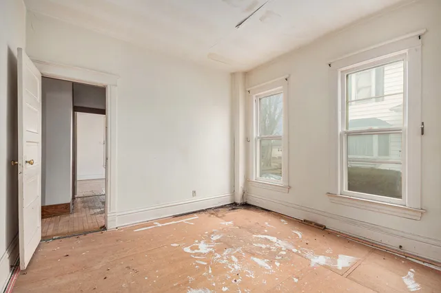 $199,900 | 919 Clay Street, Woodstock, IL 60098