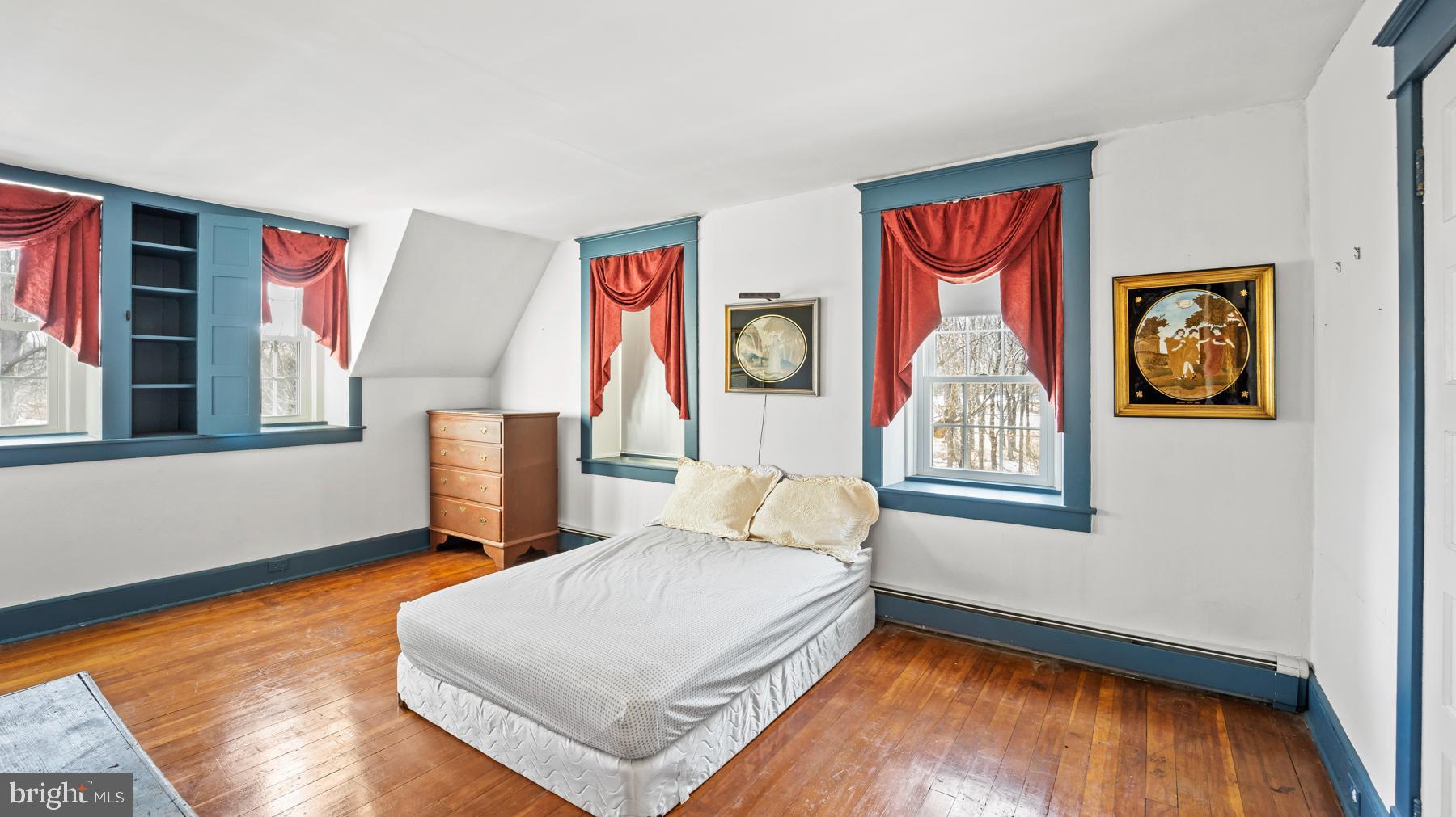 4 Locust Grove Road Pittstown, NJ 08867 - Photo 18 of 37 2nd Bedroom