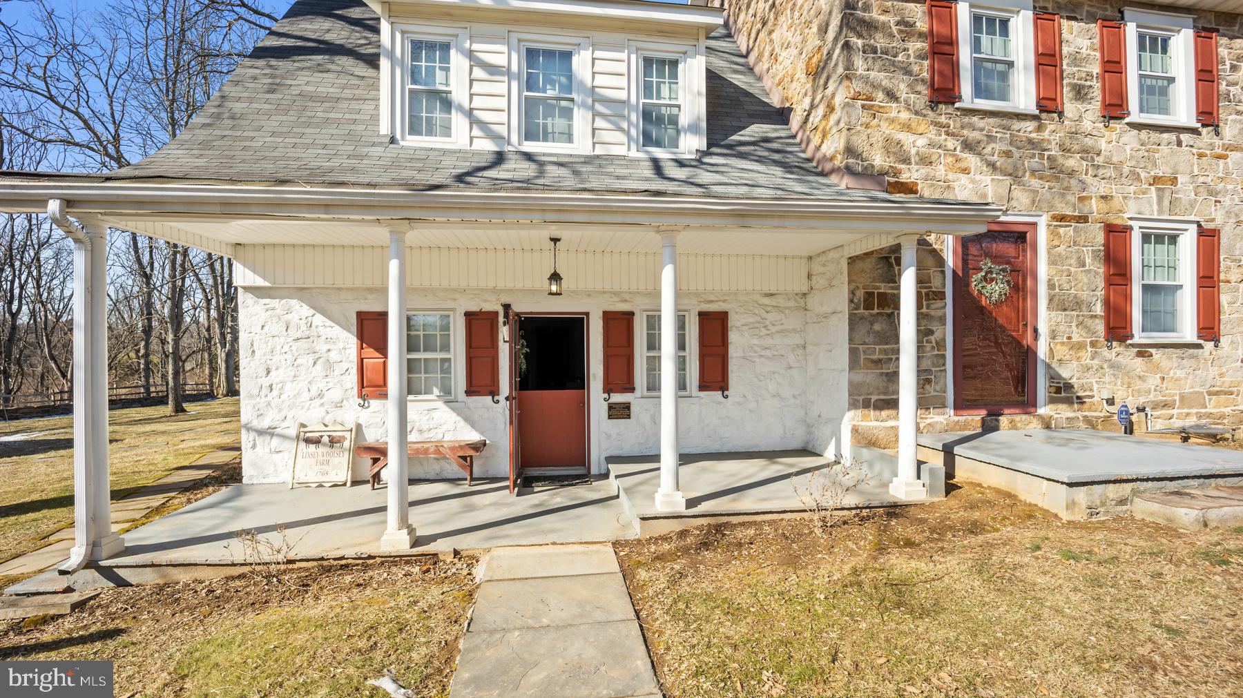 4 Locust Grove Road Pittstown, NJ 08867 - Photo 33 of 37 Front of House