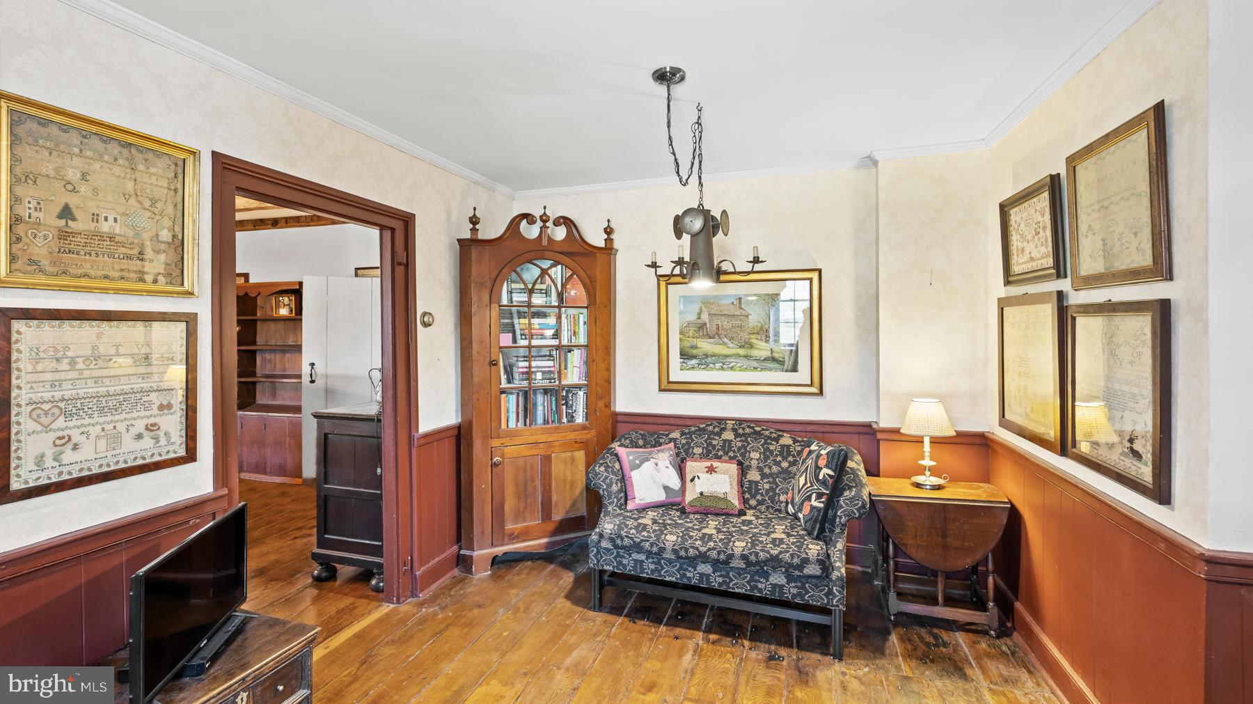 4 Locust Grove Road Pittstown, NJ 08867 - Photo 5 of 37 Sitting Room