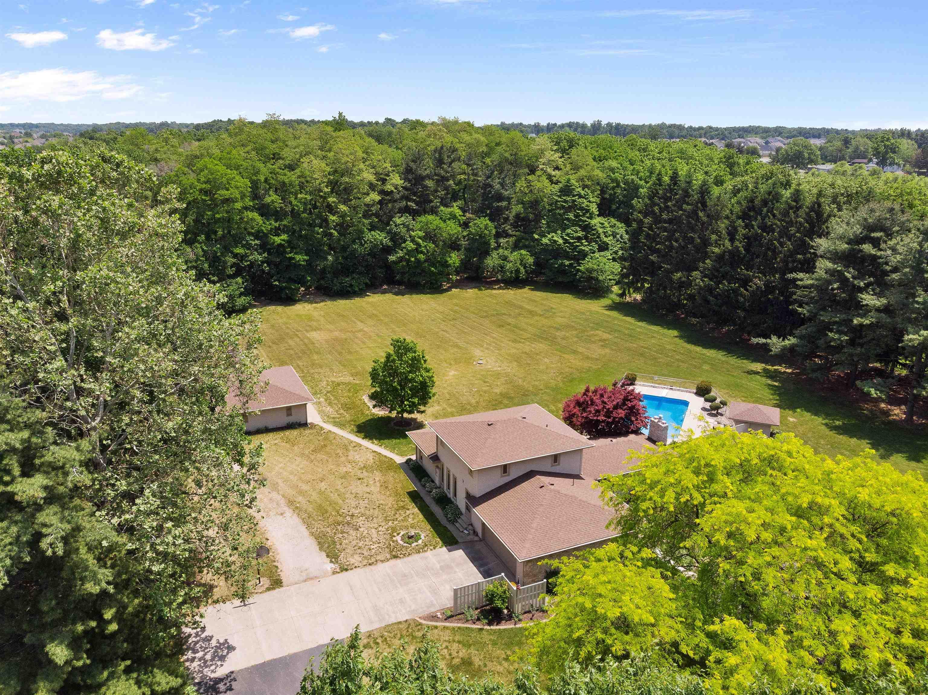 15624 Dunton Road Fort Wayne, IN 46845 - Photo 2 of 36 Gallery Image 2