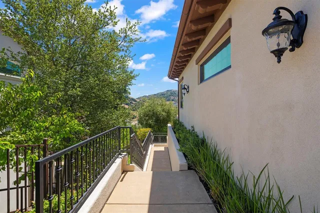 $2,998,000 | 21 Bigleaf Road, Orinda, CA 94563