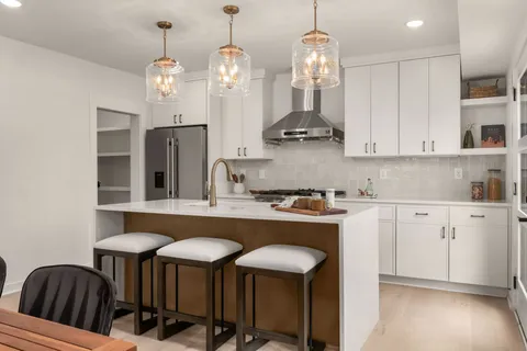 $675,000 | 909 Cheatham Place, Nashville, TN 37208
