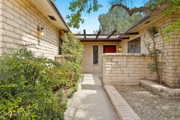 $375,000 | 4953 Vista Grande Circle, El Paso, TX 79922