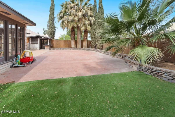 $375,000 | 4953 Vista Grande Circle, El Paso, TX 79922