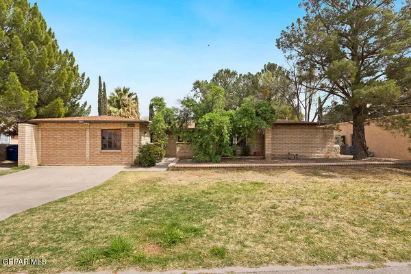 $375,000 | 4953 Vista Grande Circle, El Paso, TX 79922