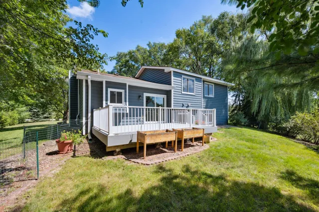 $2,995 | 11819 West River Road, Champlin, MN 55316