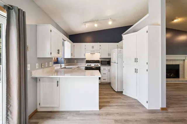 $2,995 | 11819 West River Road, Champlin, MN 55316