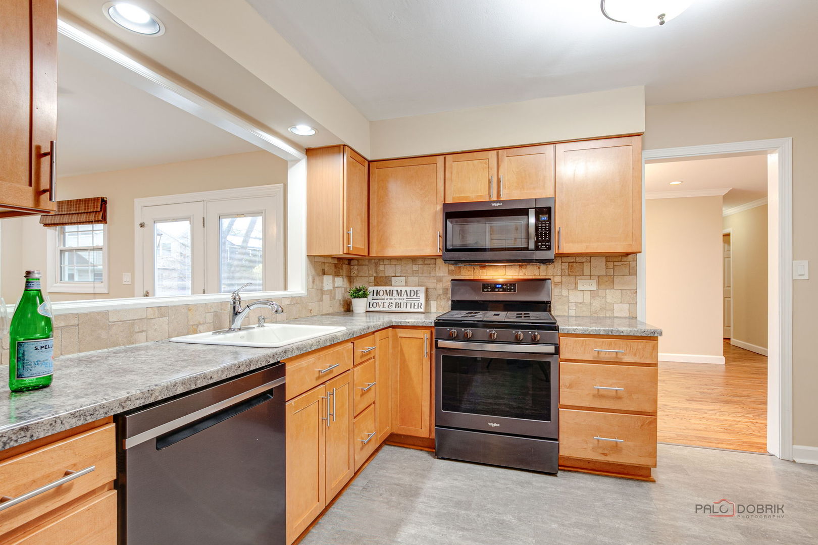 899 Bernard Drive Buffalo Grove, IL 60089 - Photo 12 of 36