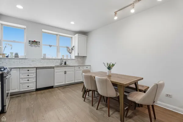 $4,950 | 26 East 14th Place, Unit 14W, Chicago, IL 60605