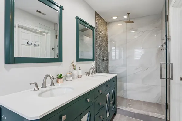 $4,950 | 26 East 14th Place, Unit 14W, Chicago, IL 60605