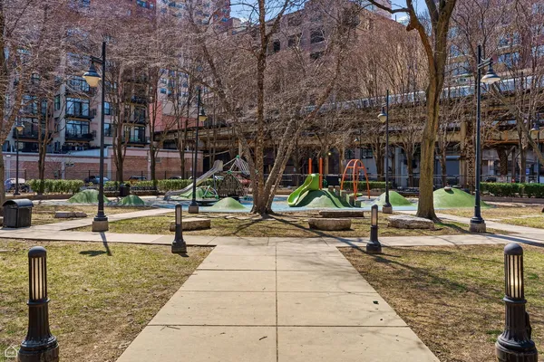 $4,950 | 26 East 14th Place, Unit 14W, Chicago, IL 60605