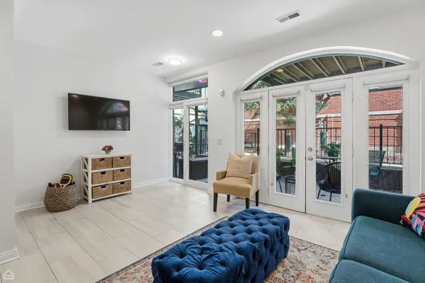 $4,950 | 26 East 14th Place, Unit 14W, Chicago, IL 60605