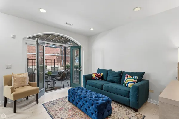 $4,950 | 26 East 14th Place, Unit 14W, Chicago, IL 60605