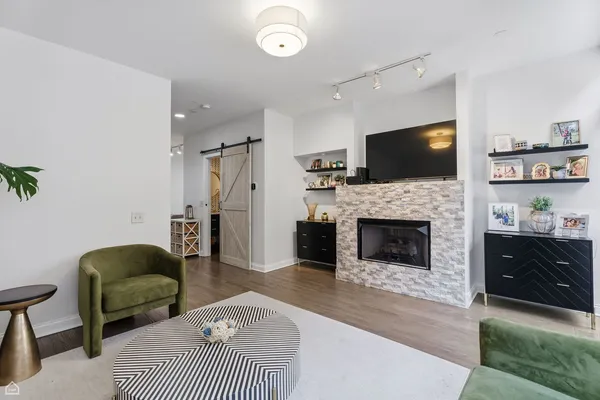 $4,950 | 26 East 14th Place, Unit 14W, Chicago, IL 60605