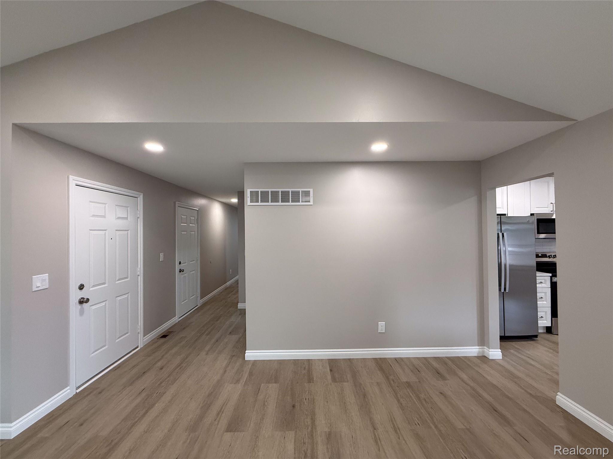 45480 Inverness Circle Macomb, MI 48044 - Photo 8 of 37 45480 Inverness_08.jpg