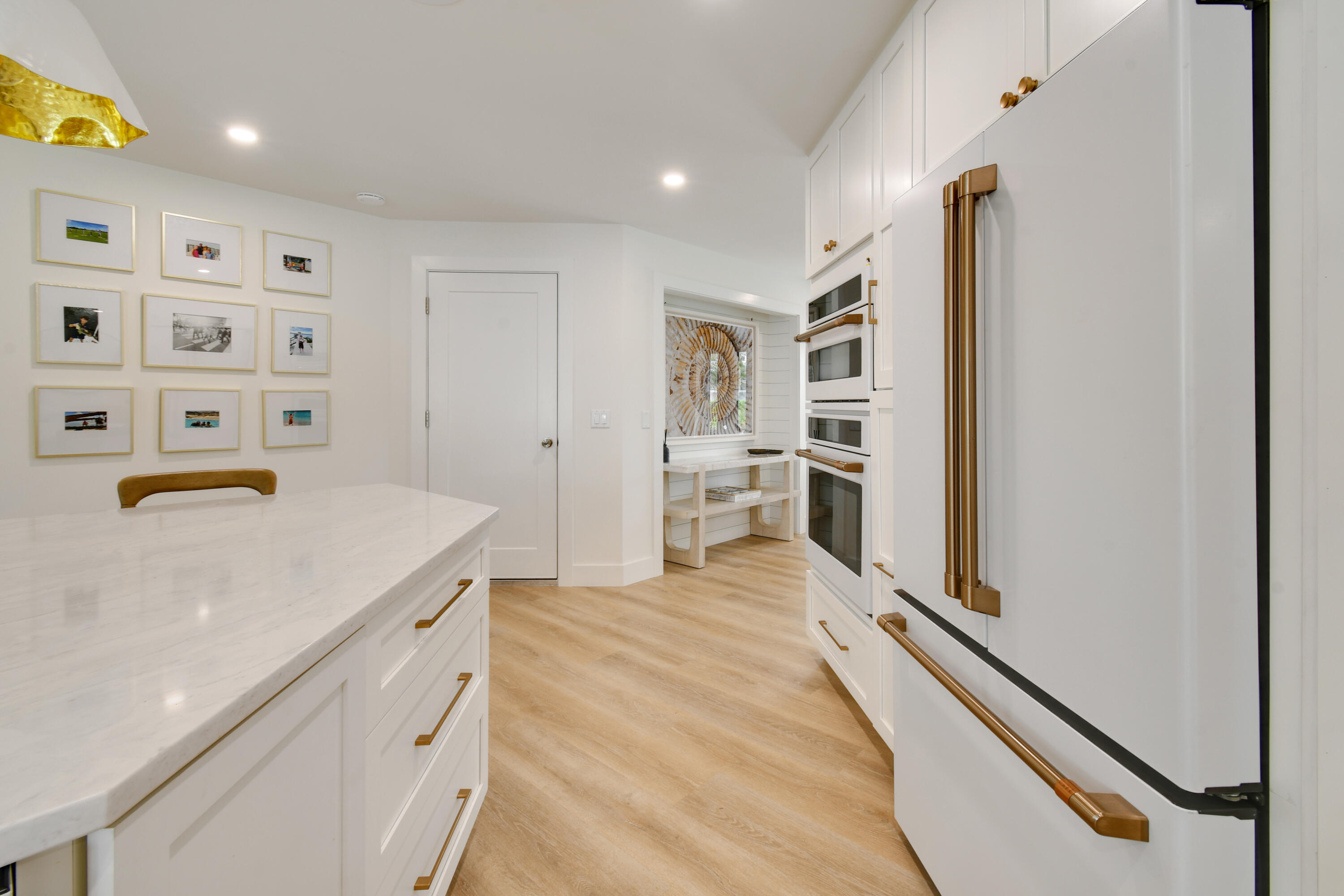 1091 Singer Drive Singer Island, FL 33404 - Photo 12 of 46 DSC_4526
