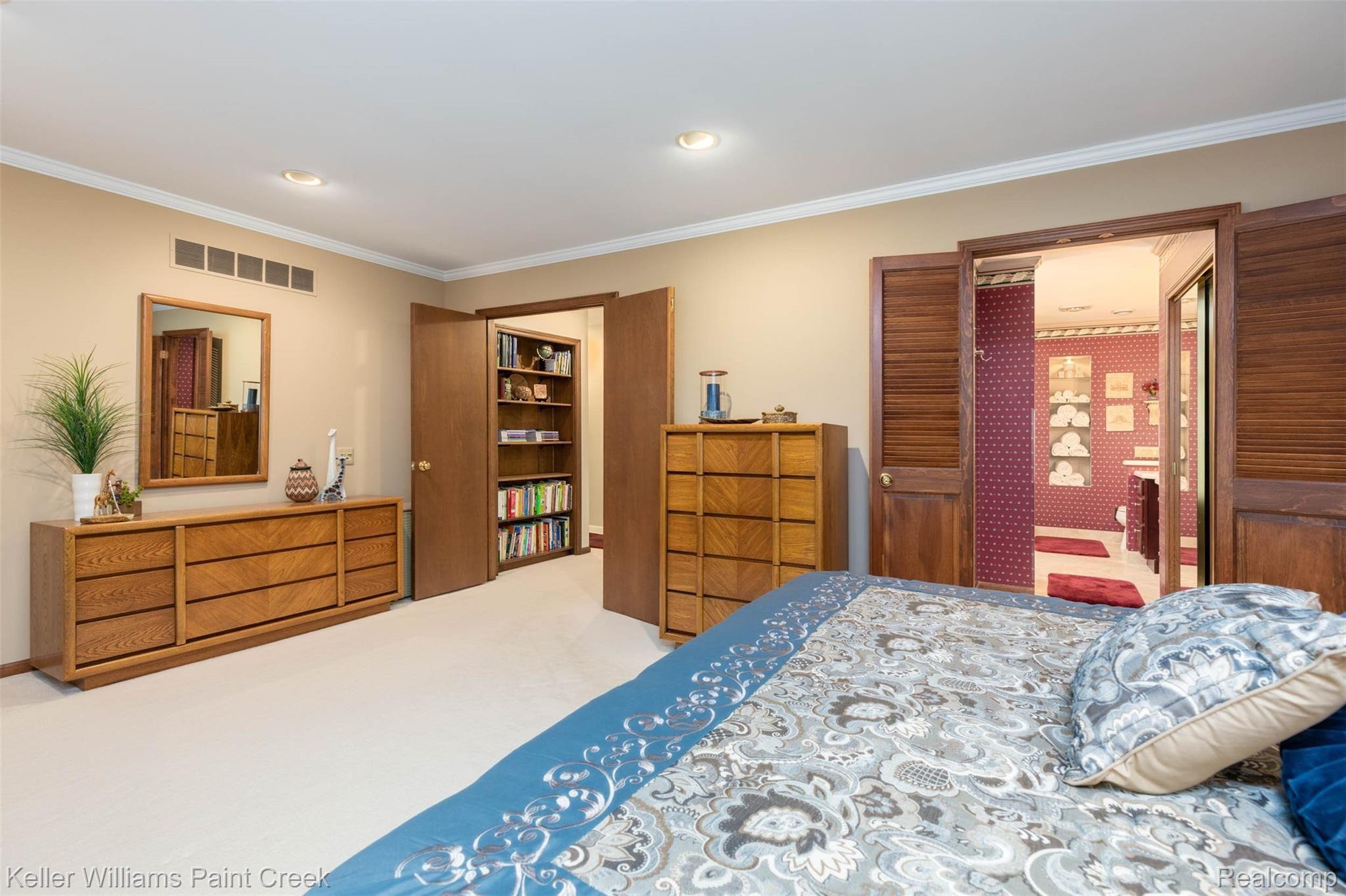 40925 Coventry Road Novi, MI 48375 - Photo 23 of 47 40925 Coventry Rd-28.jpg